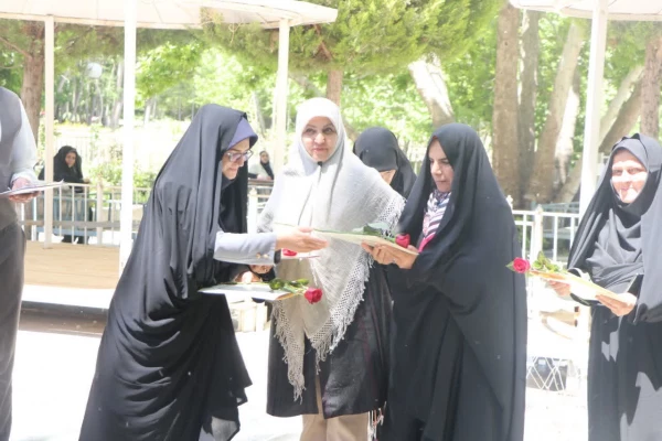 قدردانی از مقام معلم در ویژه برنامه چهارروزه دانشگاه فرهنگیان اصفهان 6