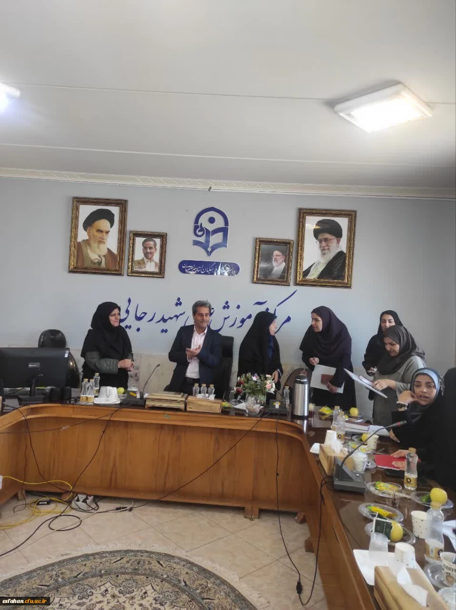 برگزاری اولین جلسه شورای آموزشی استان با حضور معاون آموزشی و پژوهشی استان 9