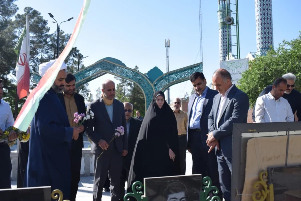 تجدید میثاق مدیران دانشگاه فرهنگیان اصفهان با شهیدان اقتدار 4