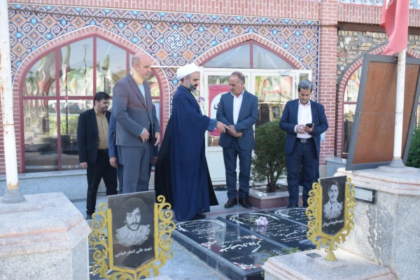تجدید میثاق مدیران دانشگاه فرهنگیان اصفهان با شهیدان اقتدار 6