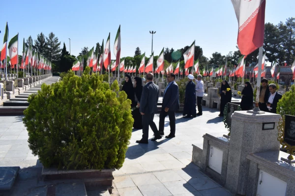 تجدید میثاق مدیران دانشگاه فرهنگیان اصفهان با شهیدان اقتدار 7