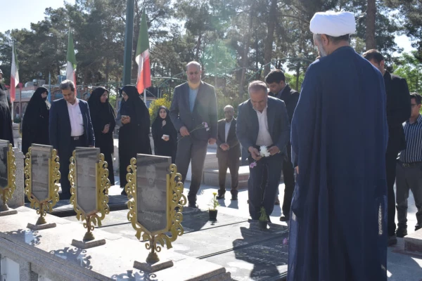 تجدید میثاق مدیران دانشگاه فرهنگیان اصفهان با شهیدان اقتدار 8