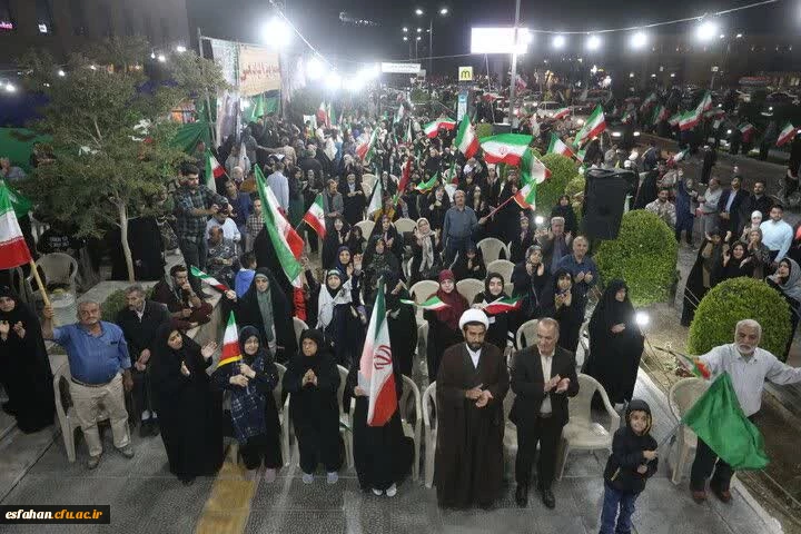 درخشش دانشگاه فرهنگیان اصفهان در ترویج فرهنگ ازدواج آسان؛ برگزاری جشن نمادین ازدواج زوج دانشجو معلم در اجتماع مردمی
اصفهان 4