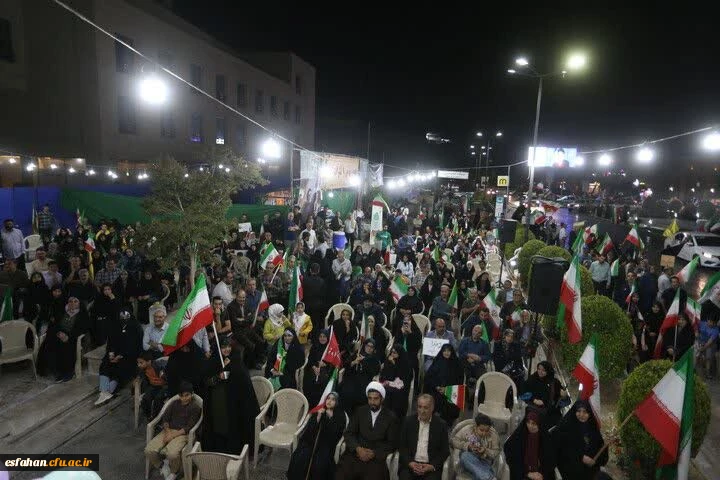 درخشش دانشگاه فرهنگیان اصفهان در ترویج فرهنگ ازدواج آسان؛ برگزاری جشن نمادین ازدواج زوج دانشجو معلم در اجتماع مردمی
اصفهان 4
