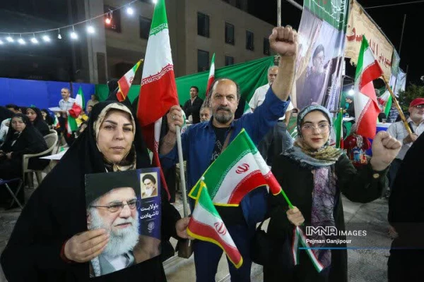 درخشش دانشگاه فرهنگیان اصفهان در ترویج فرهنگ ازدواج آسان؛ برگزاری جشن نمادین ازدواج زوج دانشجو معلم در اجتماع مردمی
اصفهان 9