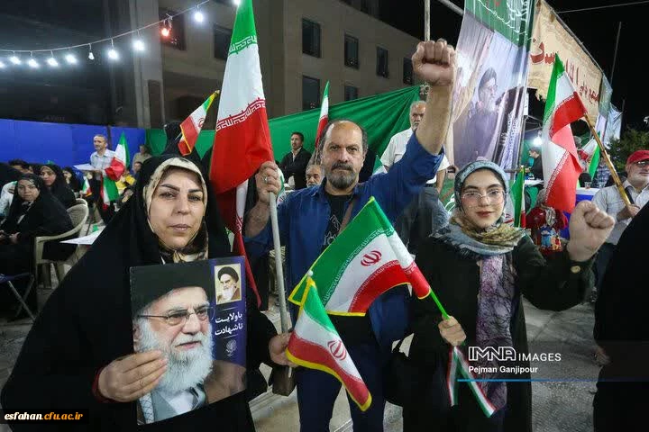درخشش دانشگاه فرهنگیان اصفهان در ترویج فرهنگ ازدواج آسان؛ برگزاری جشن نمادین ازدواج زوج دانشجو معلم در اجتماع مردمی
اصفهان 9