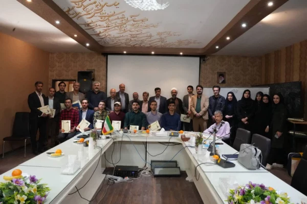 برگزاری مراسم گرامیداشت روز ارتباطات و روابط عمومی در دانشگاه فرهنگیان اصفهان 13