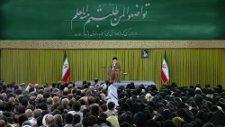 بیانات رهبر معظم انقلاب حضرت آیت الله خامنه ای به مناسبت گرامیداشت روز معلّم 29